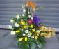 imagine 1 aranjament floral in vas lisianthus, lalele, trandafiri 181